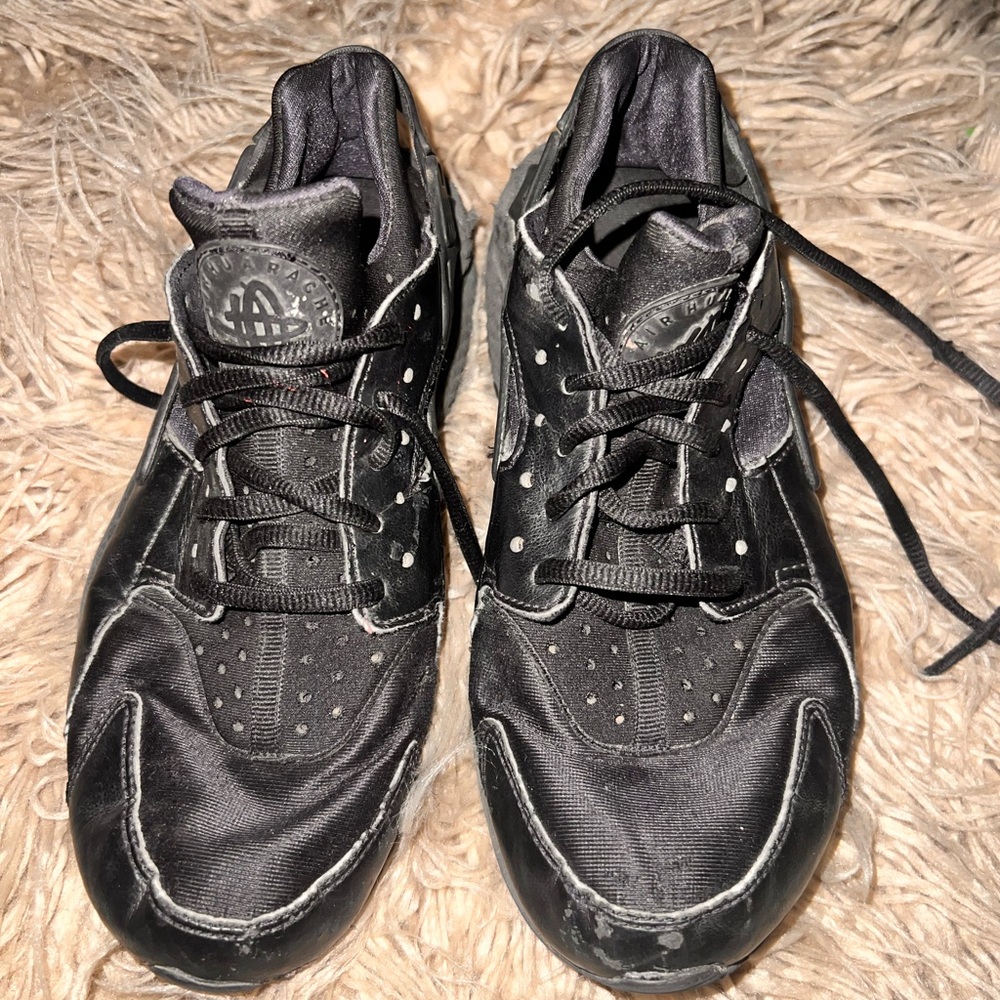 Black Nike Huarache